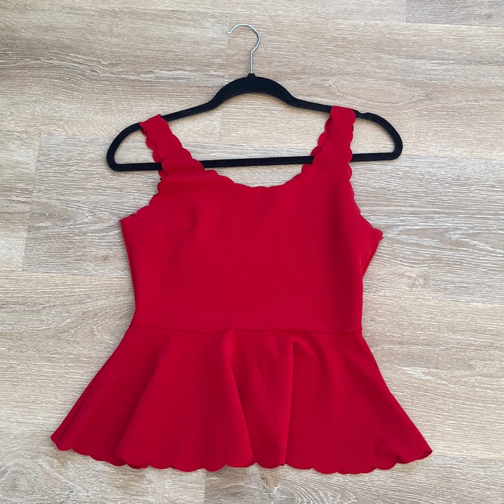 Red scalloped hem peplum tank top
